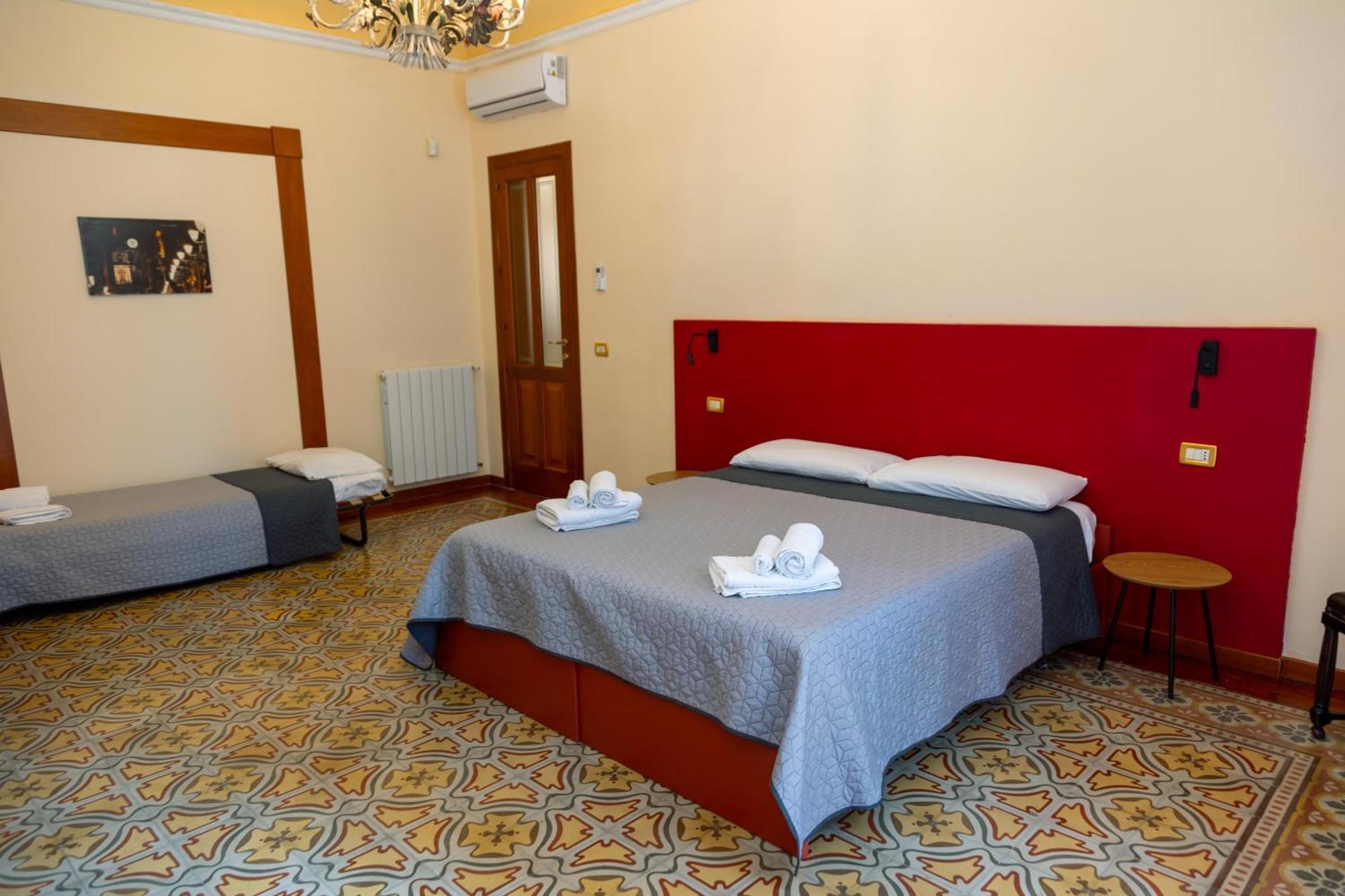Vespri 15 Apartments Trapani Camera foto